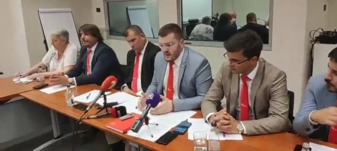 Demokrate nastavljaju sa obmanama: Pričaju o vladi građanskog jedinstva, a na papiru toga nema