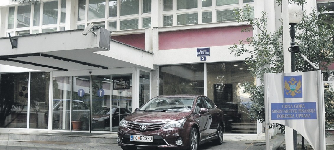 Insajder Dejan Lakić dobio prvu bitku: Smijenjana Beba Martinović, sledeći je Miomir M. Mugoša!