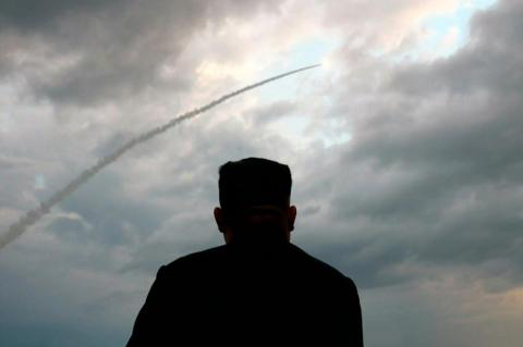 Kim Džong Un veoma zadovoljan testiranjem oružja