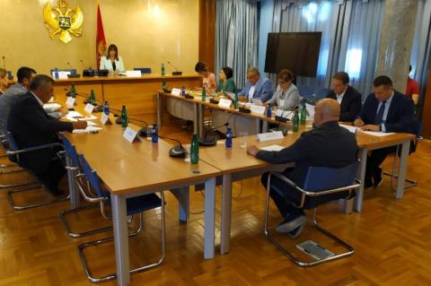 DF napustio sjednicu Odbora: Glasovima DPS-a izabrani poslanici Demokrata!