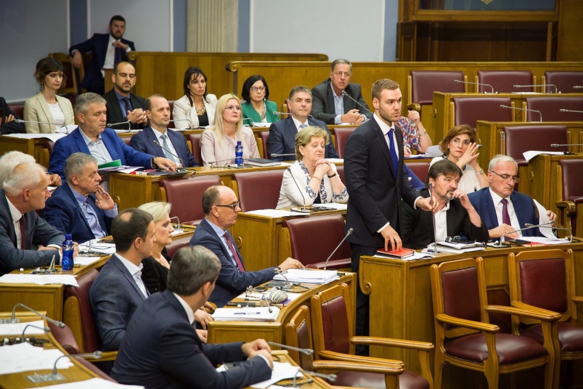 Kompletna opozicija protiv: DPS i manjine ugurali Demokrate u Odbor