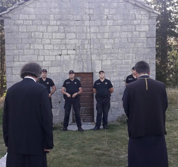 Policija ponovo zabranila liturgiju na Ivanovim koritima