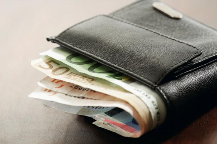 Platu veću od 4,3 hiljade evra primilo 349 građana
