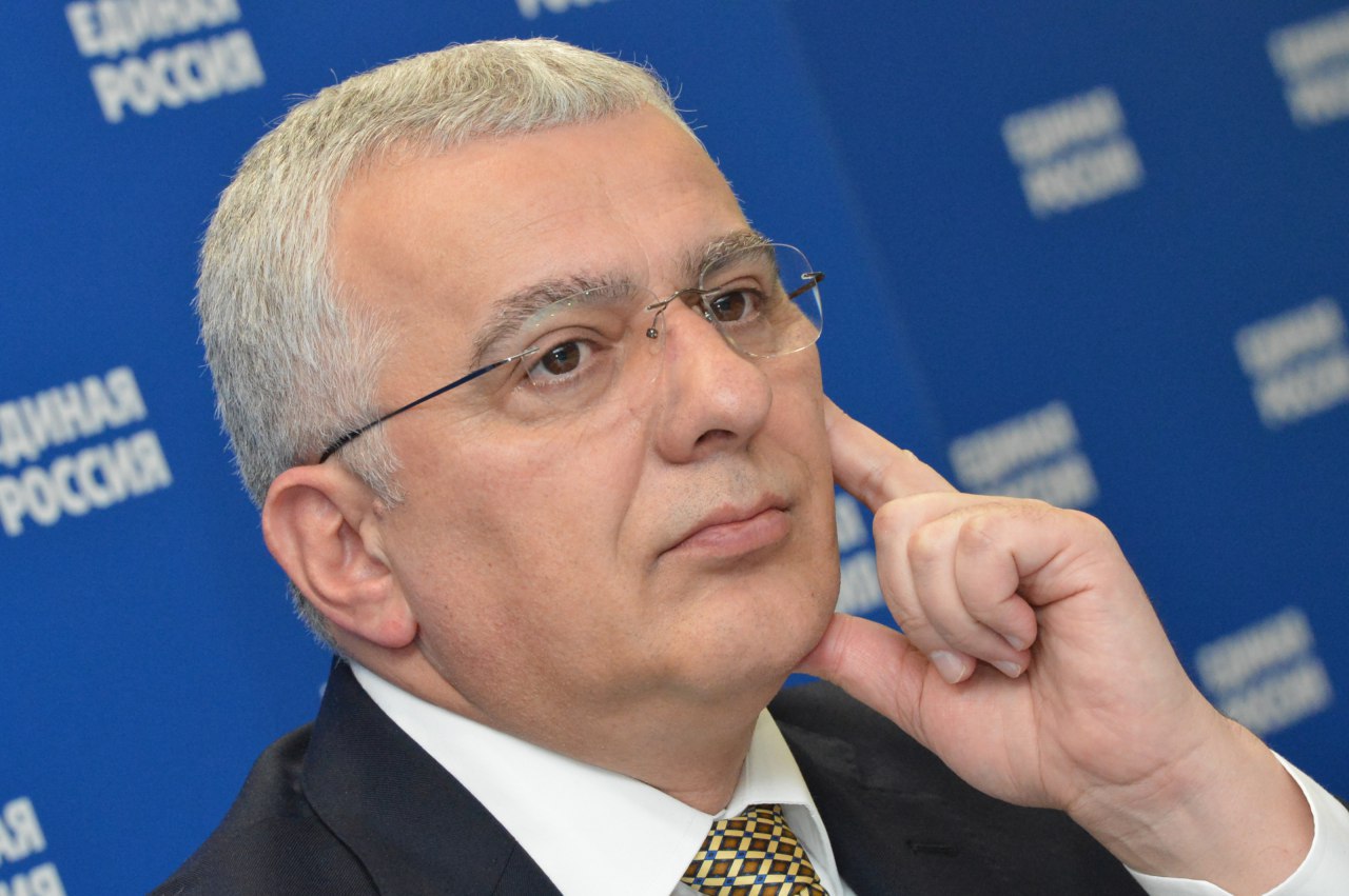 Andrija Mandić za Borbu: Vrh režima predstavljaju ljudi koji su pljunuli na svoje pretke, zanima ih samo pljačka naroda!