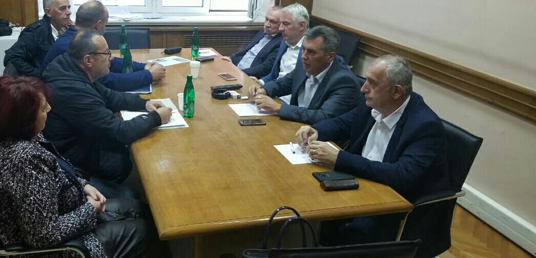 Poslanici DF razgovarali sa bivšim radnicima “Boksitima”