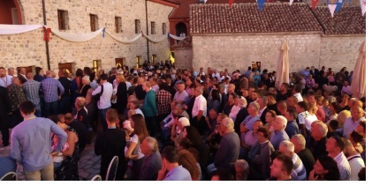 Dočekao ga vjerni narod: Patrijarh stigao u Grbalj!