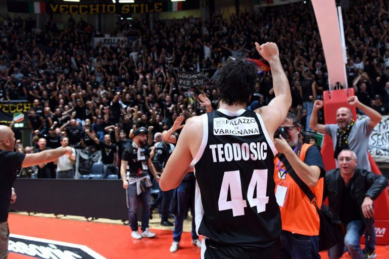 Teodosić uz zvuk sirene za spektakl u Bolonji !