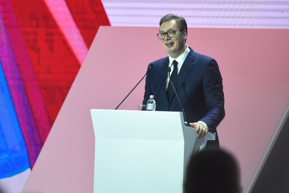 Vučić na proslavi 11 godina SNS-a: Najvažniji zadatak da omogućimo mladima „srpski san“