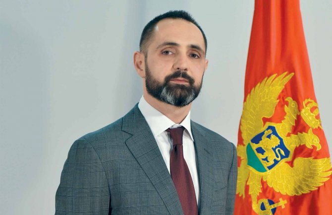 Trik režima pred izbore: Pavle Radulović podnio ostavku!