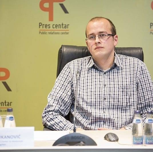 Đukanović: DAN i Vijesti nijesu uspjeli da odbrane laži lidera Demokrata o plagijatu