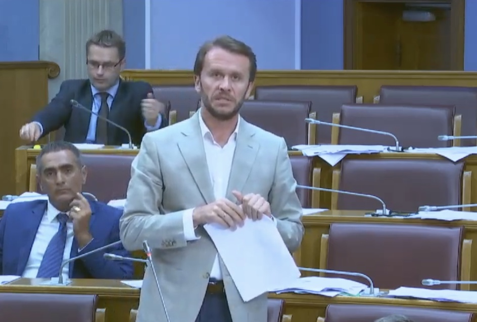Konjević: Niže dažbine za rast plata i spas privrede