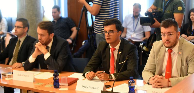 Demokrate: Opozicija traži od Gvozdenovića hitan nastavak sjednice Odbora