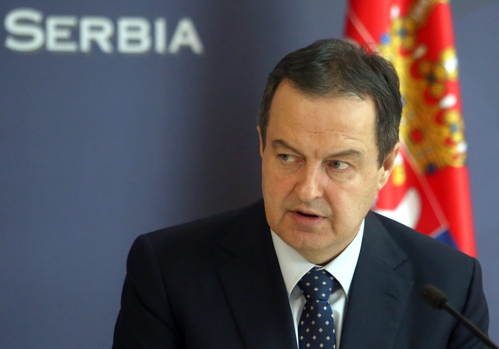 Dačić: Nismo mazohisti da idemo tamo gdje će nam bacati automobile u more