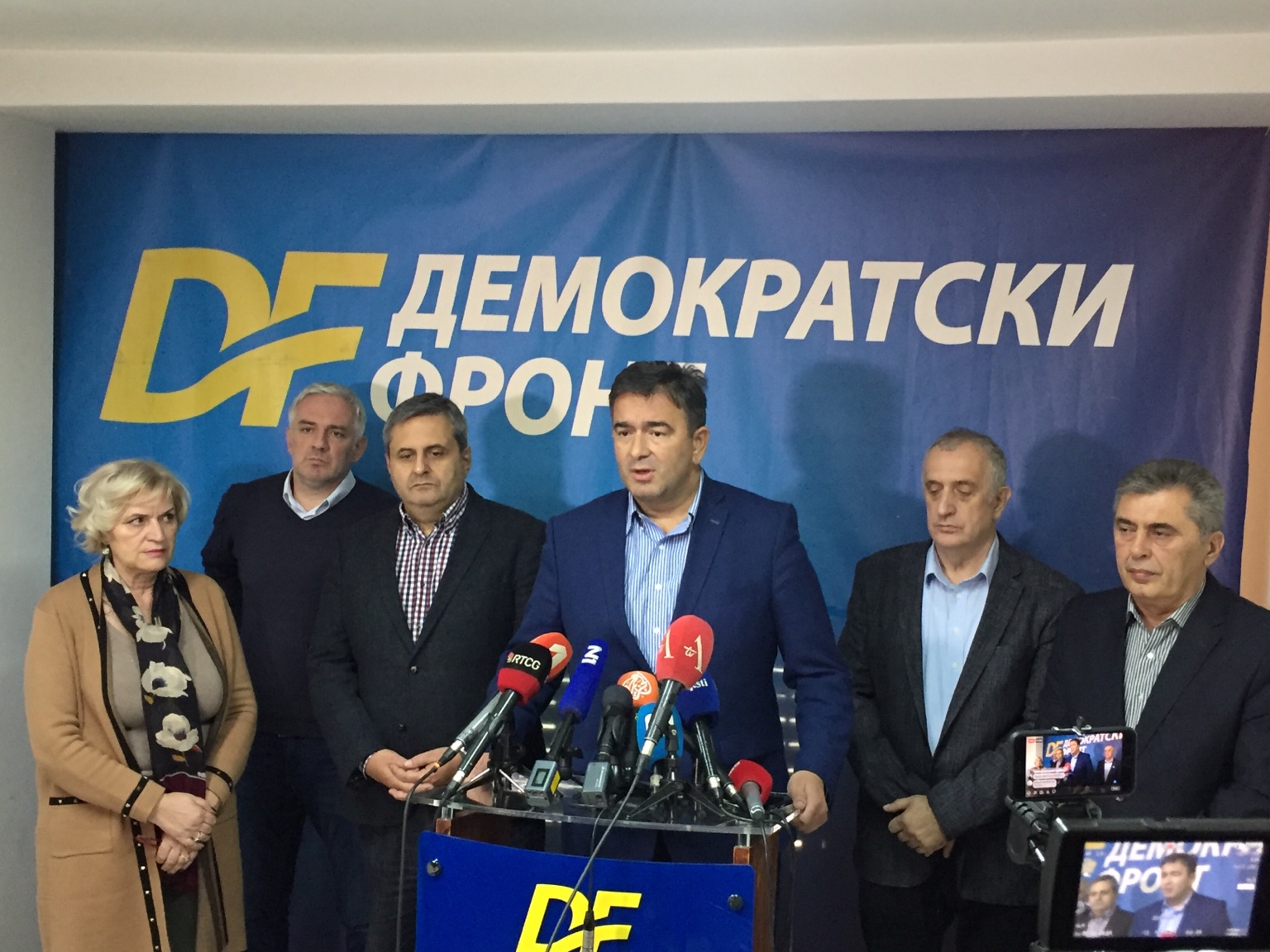 DF: “Na silu se ne može uspostavljati i utjerivati novi identitet uz pomoć policijske hunte”