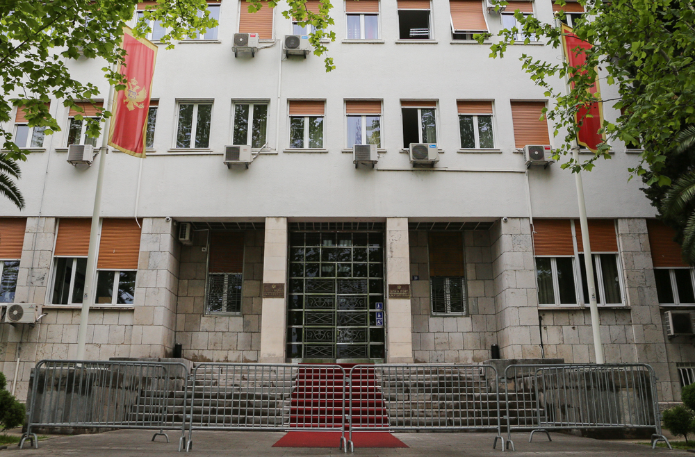 Demokrate sa blagajne Skupštine uzele 11.000 evra