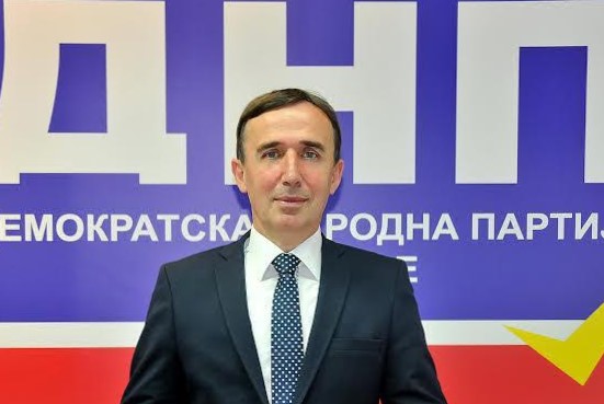Lakušić: Vlast u Podgorici čašćava građane skupljim prevozom
