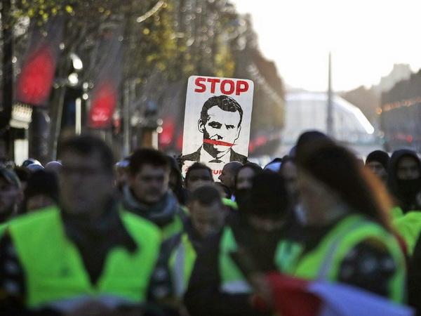 Francuska drugi dan “na nogama”: Štrajk dok Makron ne odustane od penzione reforme