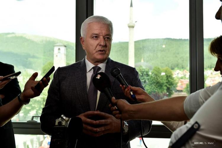Tenzije u Skupštini: Marković nazvao Medojevića “političkom kukavicom”