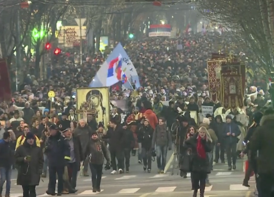 Beograd na nogama, podrška za braću: Desetine hiljada građana skandiralo “Milo UČK” i “Ne damo svetinje”! (FOTO i VIDEO)