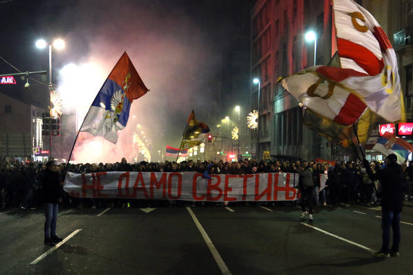 “Delije”: Atak na crnogorsku zastavu je izražavanje bunta prema zlu koje je udarilo na svetinje!