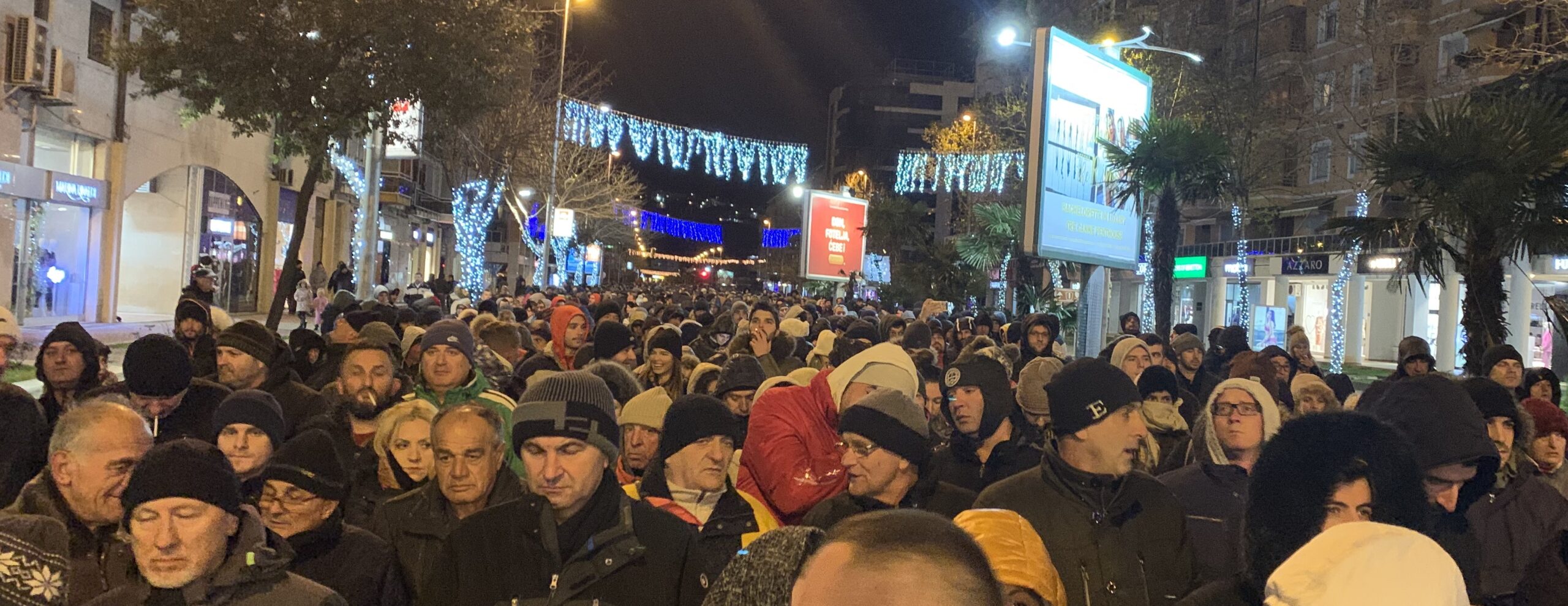 Ekskluzivni snimak Borbe: Desetine hiljada vjernika u Podgorici! (VIDEO)