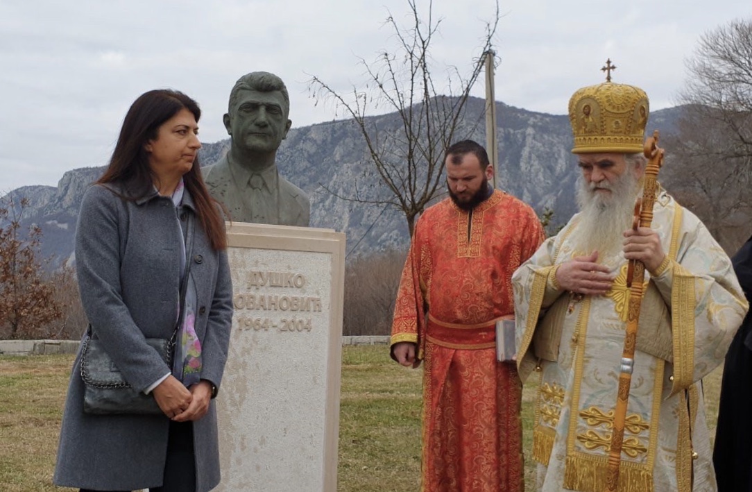 Otvorena bista ubijenom uredniku Dana: Duško ni mrtav ne ćuti!