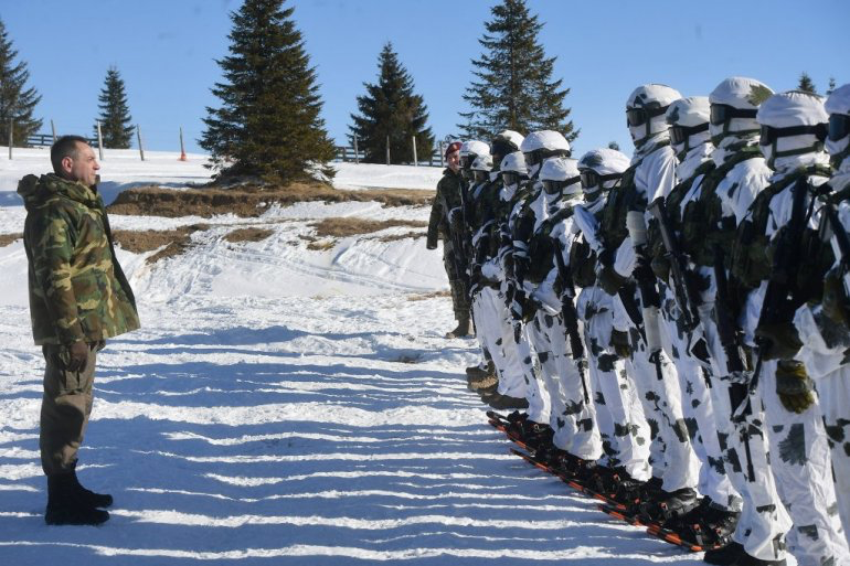 Vulin na Kopaoniku sa Specijalnom brigadom: Vojska Srbije je spremna!