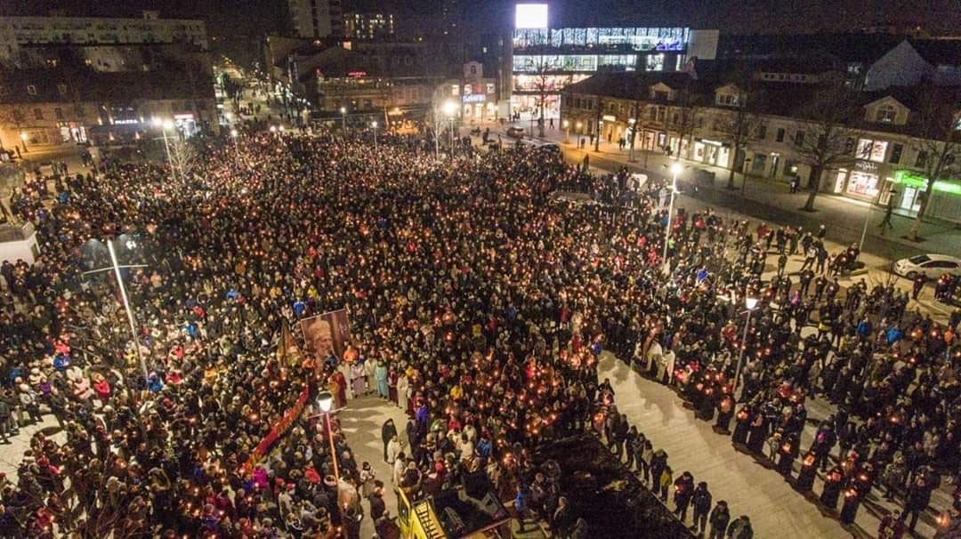 Crna Gora baklja slobode! (FOTO)