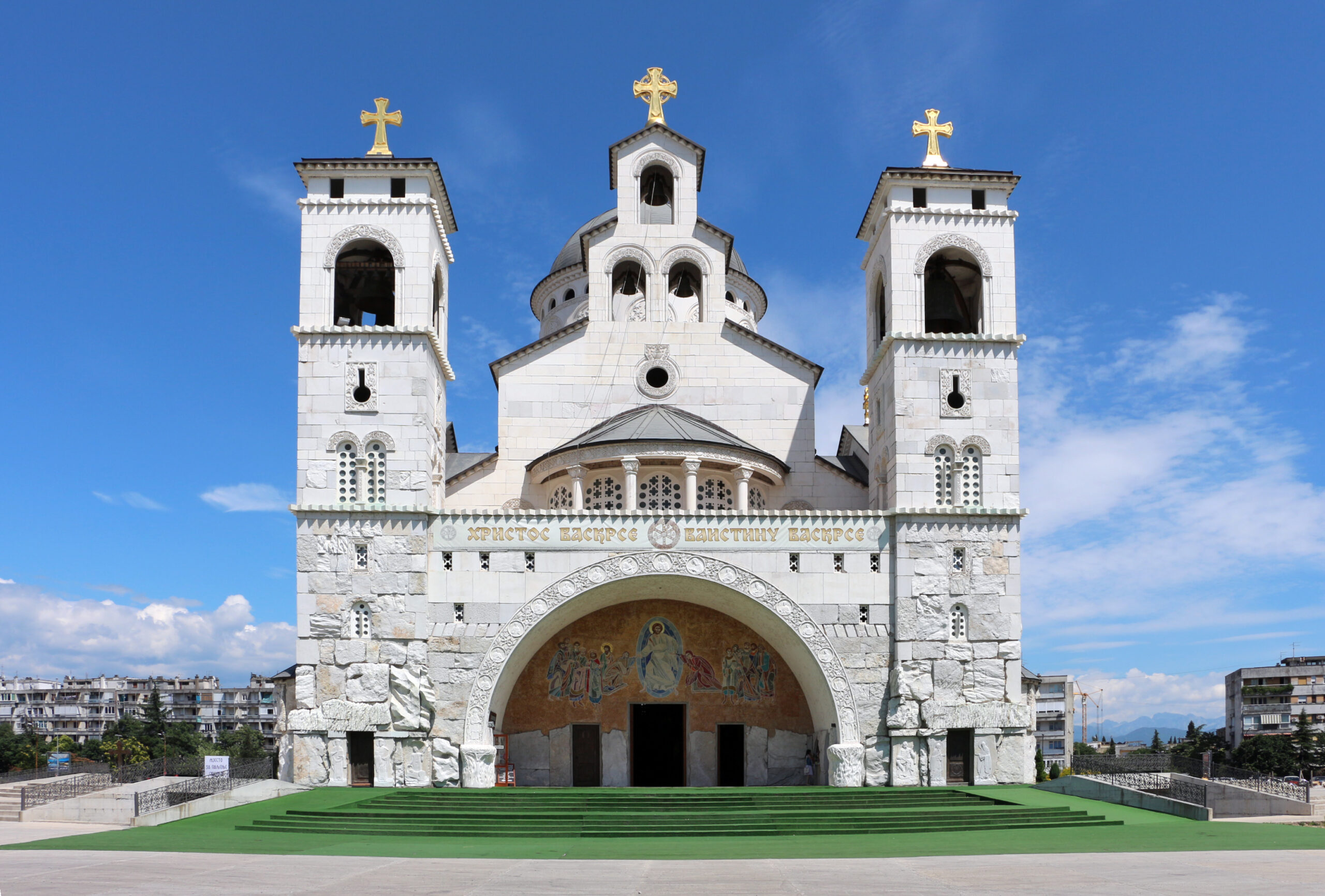 Mitropolija crnogorsko-primorska: Tajna policija prijeti pištoljima maloljetnicima