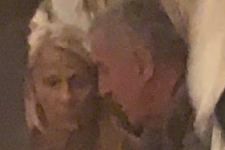 Borba ekskluzivno objavljuje nove fotografije: Milo i Lidija sinoć na privatnoj žurci na Floridi, dok narod brani svetinje! (FOTO)