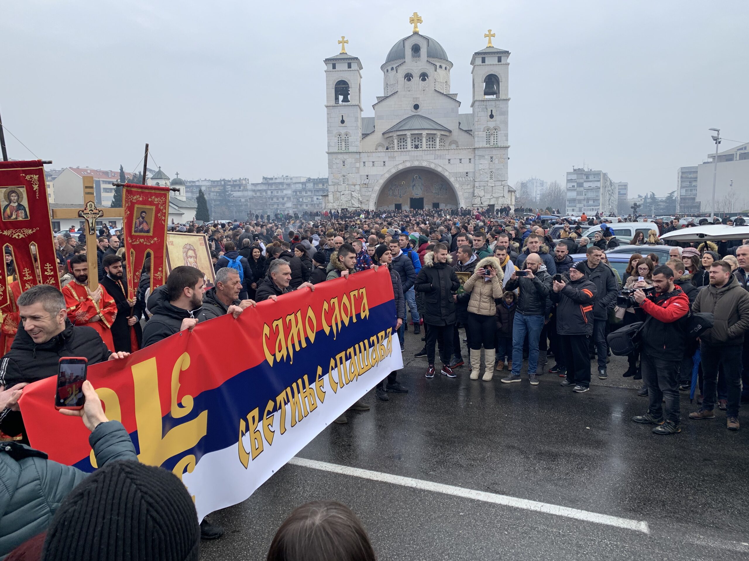 Mitropolit Amfilohije: Kako da razgovaramo o jednoj laži i nepravdi koja je stid i sram Crne Gore! (FOTO)