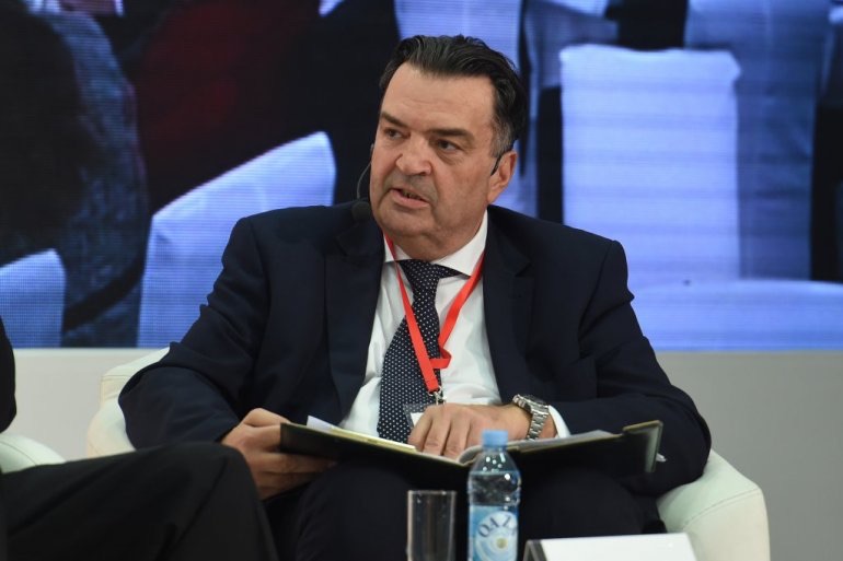 Duško Knežević na Instagramu: Neka država ničiju vilu na Gorici, za koju znamo da je Milova, ustupi za karantin zbog koronavirusa!