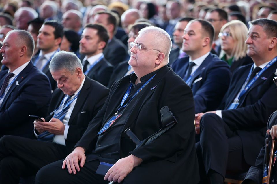 Milov ortak nastavlja sa napadima na SPC: Čanak optužuje Crkvu za biološki terorizam!