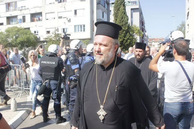 Protojerej Džomić o hapšenju Amfilohija: Ovoliko sveštenika nije privedeno još od 1948. godine