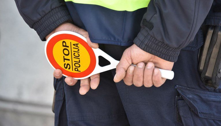 Podgoričanin vozio suprotnom trakom pa odbio alkotest