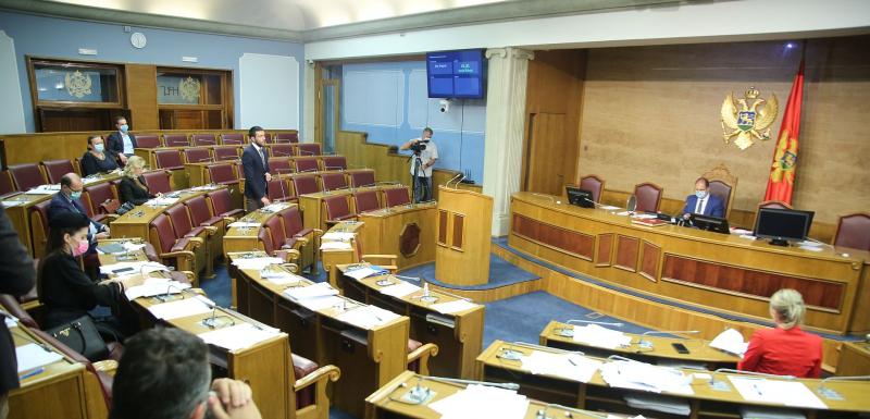 DPS: Opraštanje poreza podriva sistem