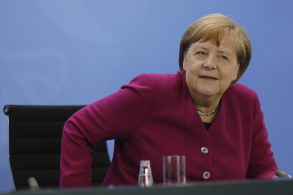 Merkel: Evropa da preuzme više odgovornosti u svijetu, Rusija napada zapadne demokratije