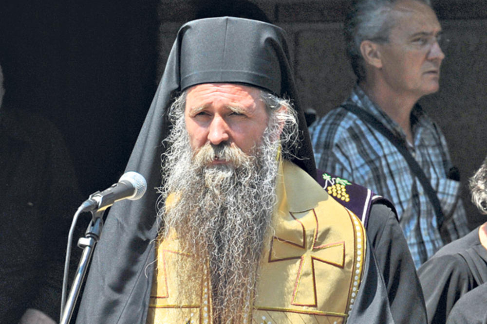 Vladika Joanikije: Litijama ne ucjenjujemo vlast, to je jedini način da narod odbrani Crkvu!