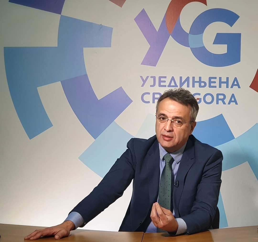 Danilović počinje sa „protestnim šetnjama tišine“