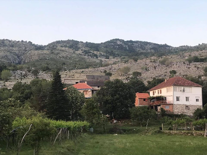U Kučima kao za vrijeme Informbiroa: Pretresena kuća bivšeg šefa DB-a Boška Bojovića