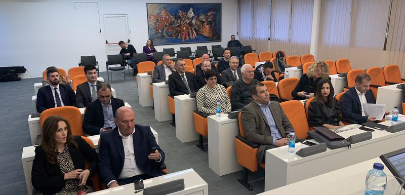 Komedija u Budvi se nastavlja: Odbornik Crnogorske se predomislio, tvrdi da nije bio kući pa nije potpisao zahtjev za sjednicu!