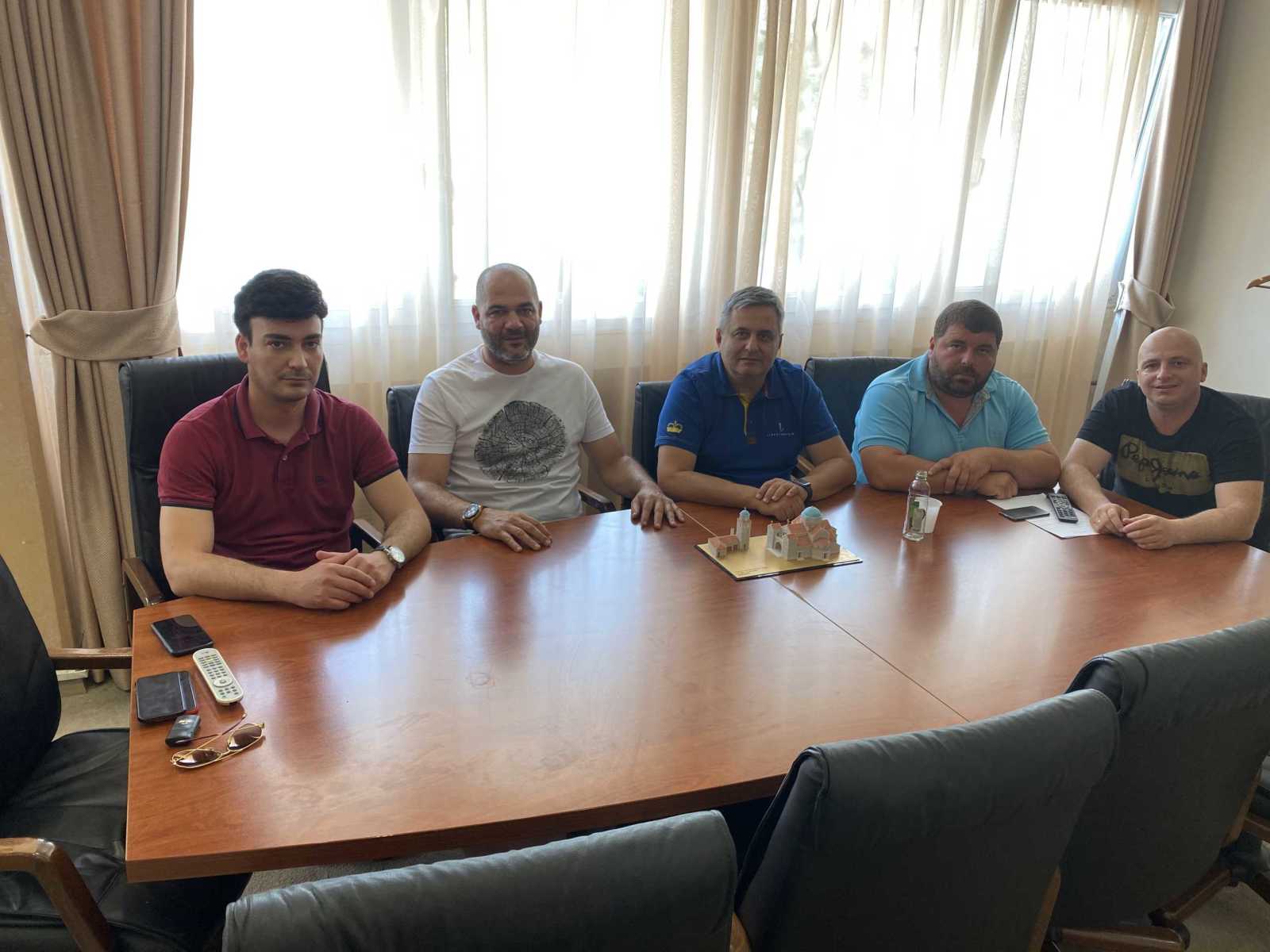 DF Budva poručio DPS-u: Očito sunce štetno djeluje na vas dok šetate između ugostiteljskih objekata!