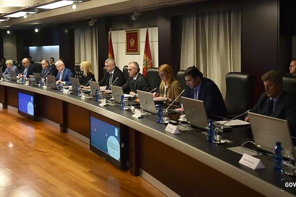 Hit premijera Markovića: Ne može Vlada sve probleme rješavati sama