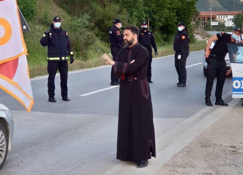 Pismo oca Miajla Backovića policajcima: Treba da branite zemlju od kriminala, korupcije, terorista… ne od blagoslova Božijeg i služitelja Božijeg oltara!