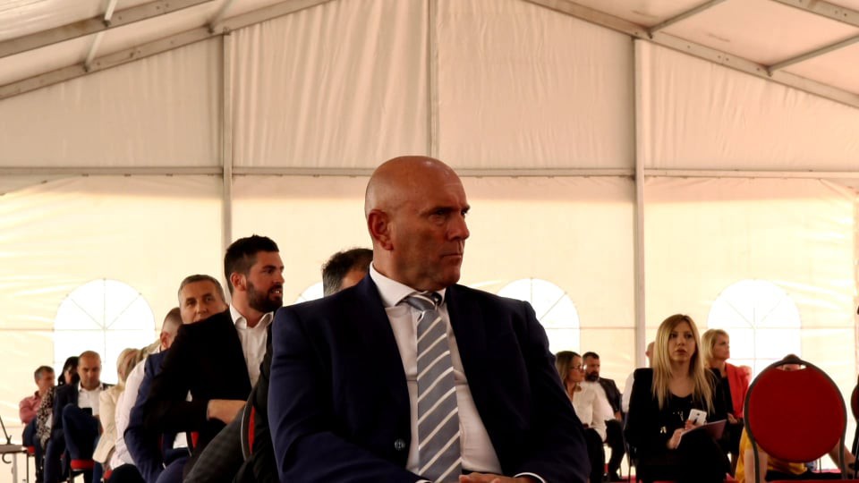 Carević: Nećemo dozvoliti da nas smjenjuju po raznim kazamatima, poručujem DPS-u da ćemo ih oduvati!