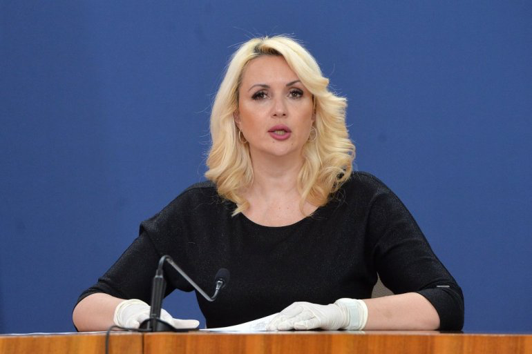 “Rizični kontakt duži od 15 minuta na udaljenosti manjoj od 1 m sa osobom koja je zaražena pod pretpostavkom da niko ne nosi masku“