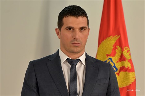 Ministar Janović po DPS matrici: Građane koji protestuju nazvao primitivcima koji hoće da sruše državu! (VIDEO)