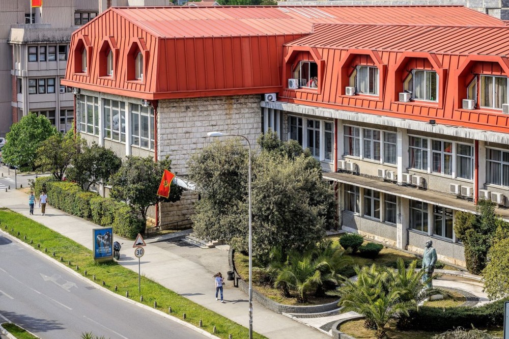 123 studenta Pravnog fakulteta: Mi, budući pravnici, stajemo u zaštitu Srpske pravoslavne crkve!