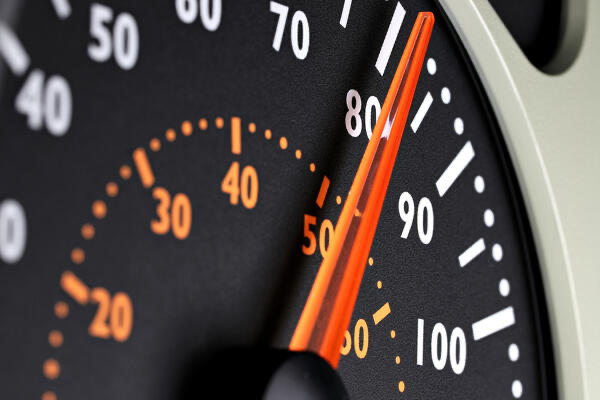 Novljanin (66) vozio 166 km/h, Nikšićanin bježao policiji!