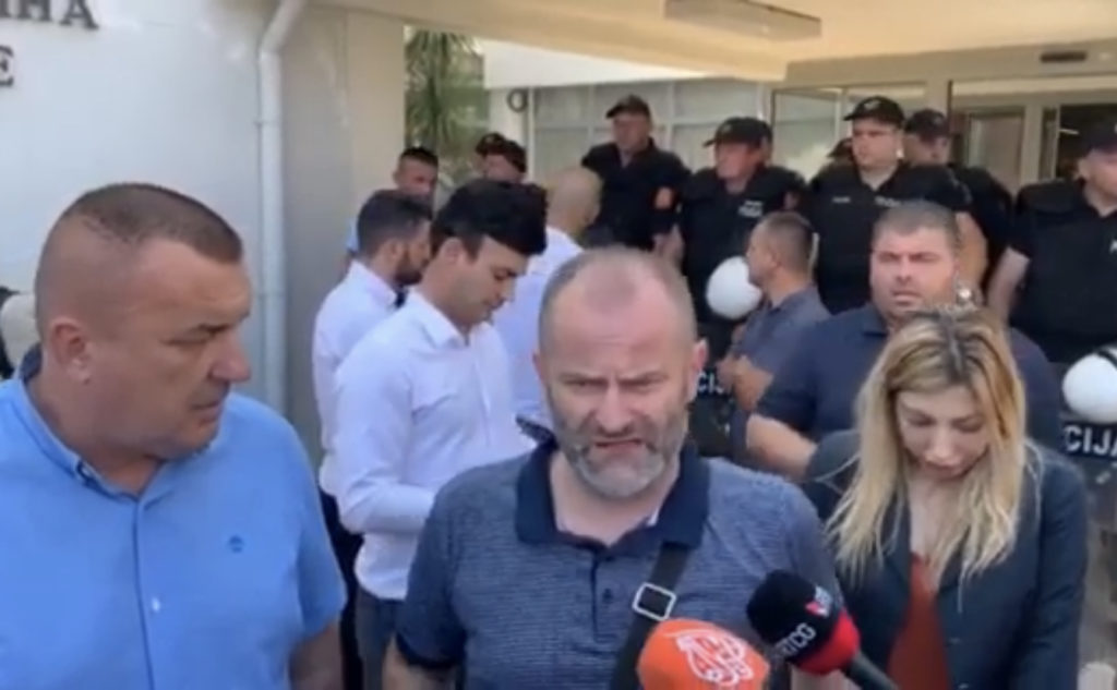 Dimić: Zgrada SO Budva je sada kao kuća “zemunaca” u Šilerovoj